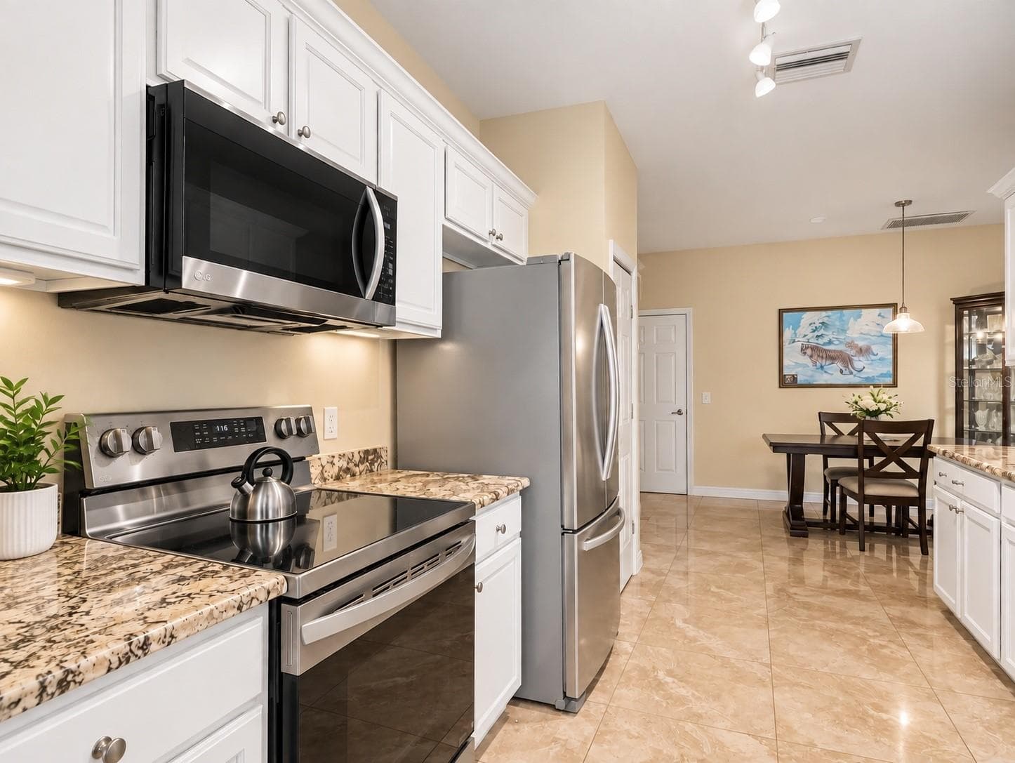 Condominium at 6315 ROSEFINCH CT #104, LAKEWOOD RANCH, photo 5 of 27