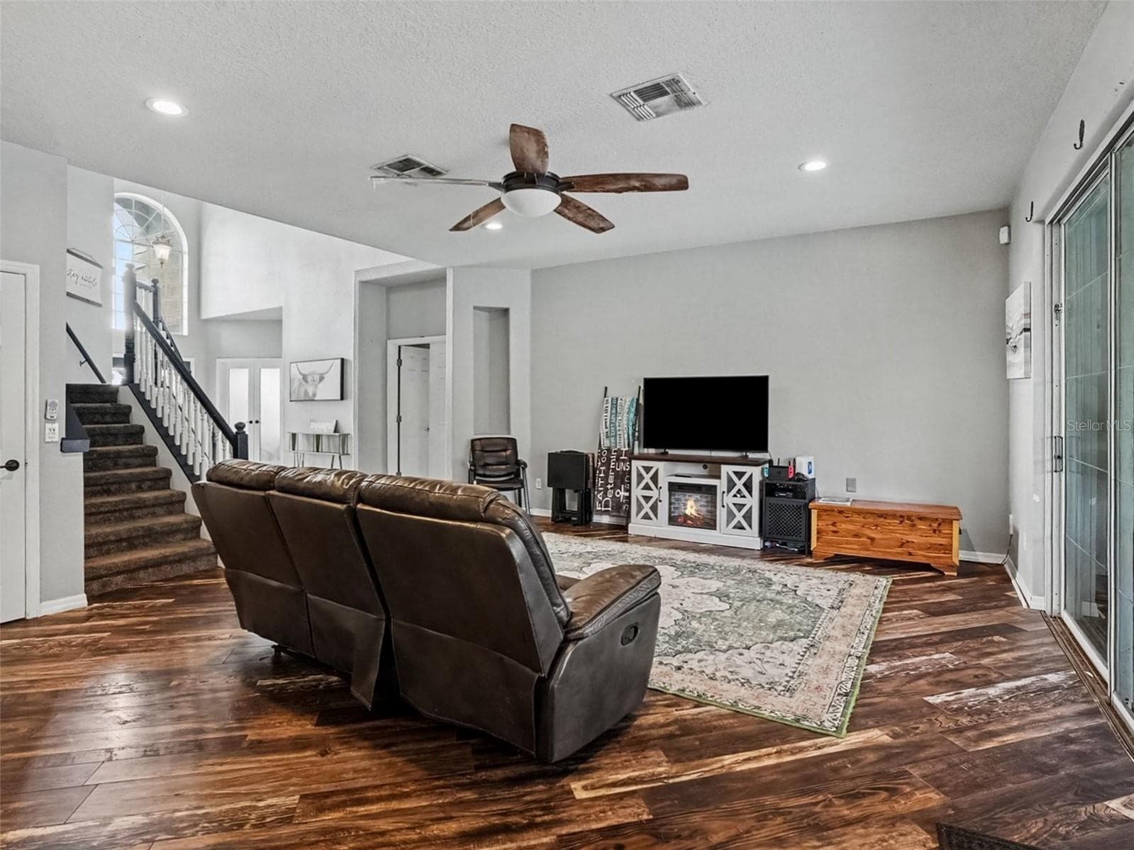 Single Family Residence at 2102 GREEN ASH CT, WINTER GARDEN, photo 10 of 63