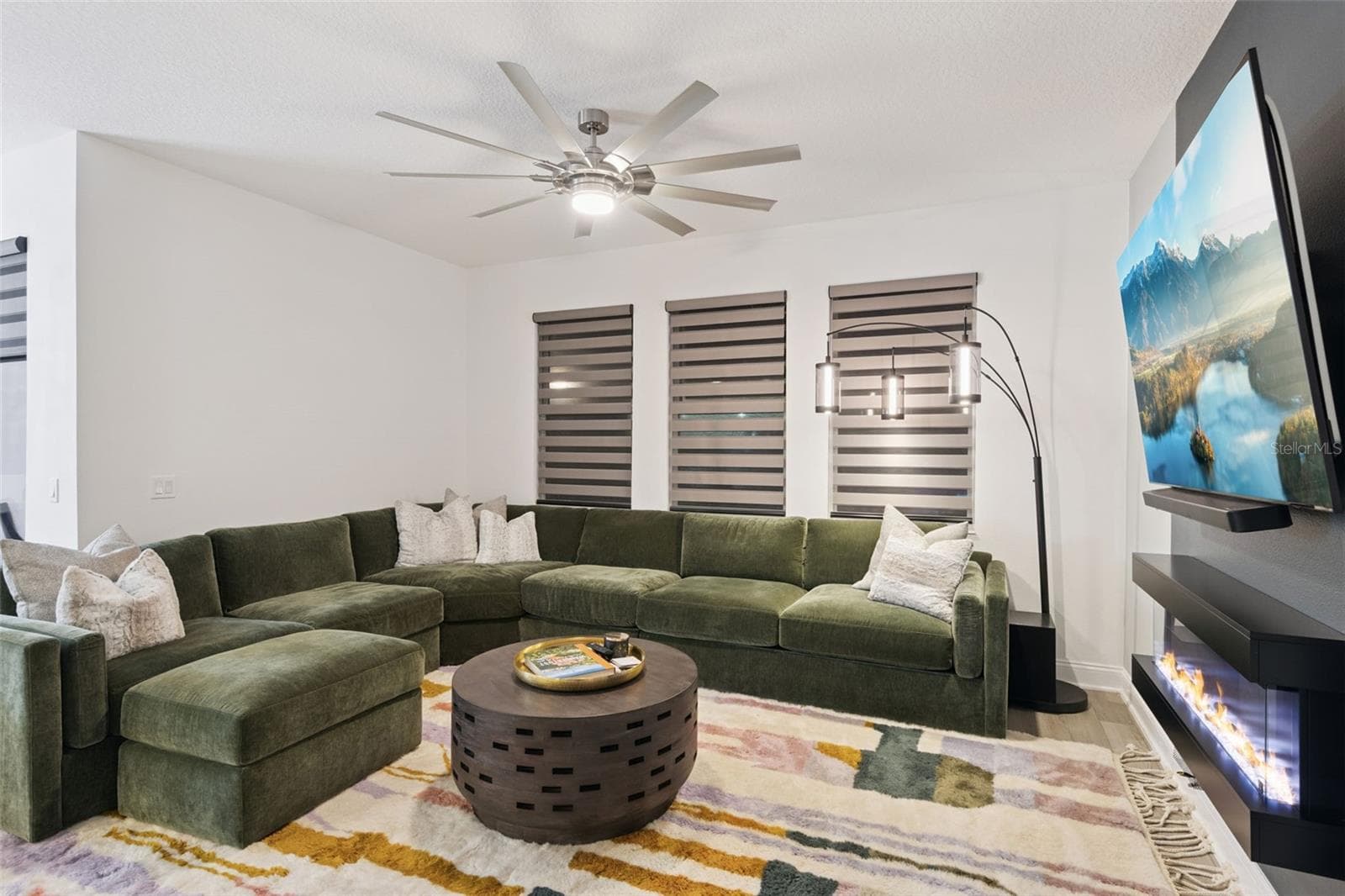 Living room - 2107 BAY LINE RD, OAKLAND