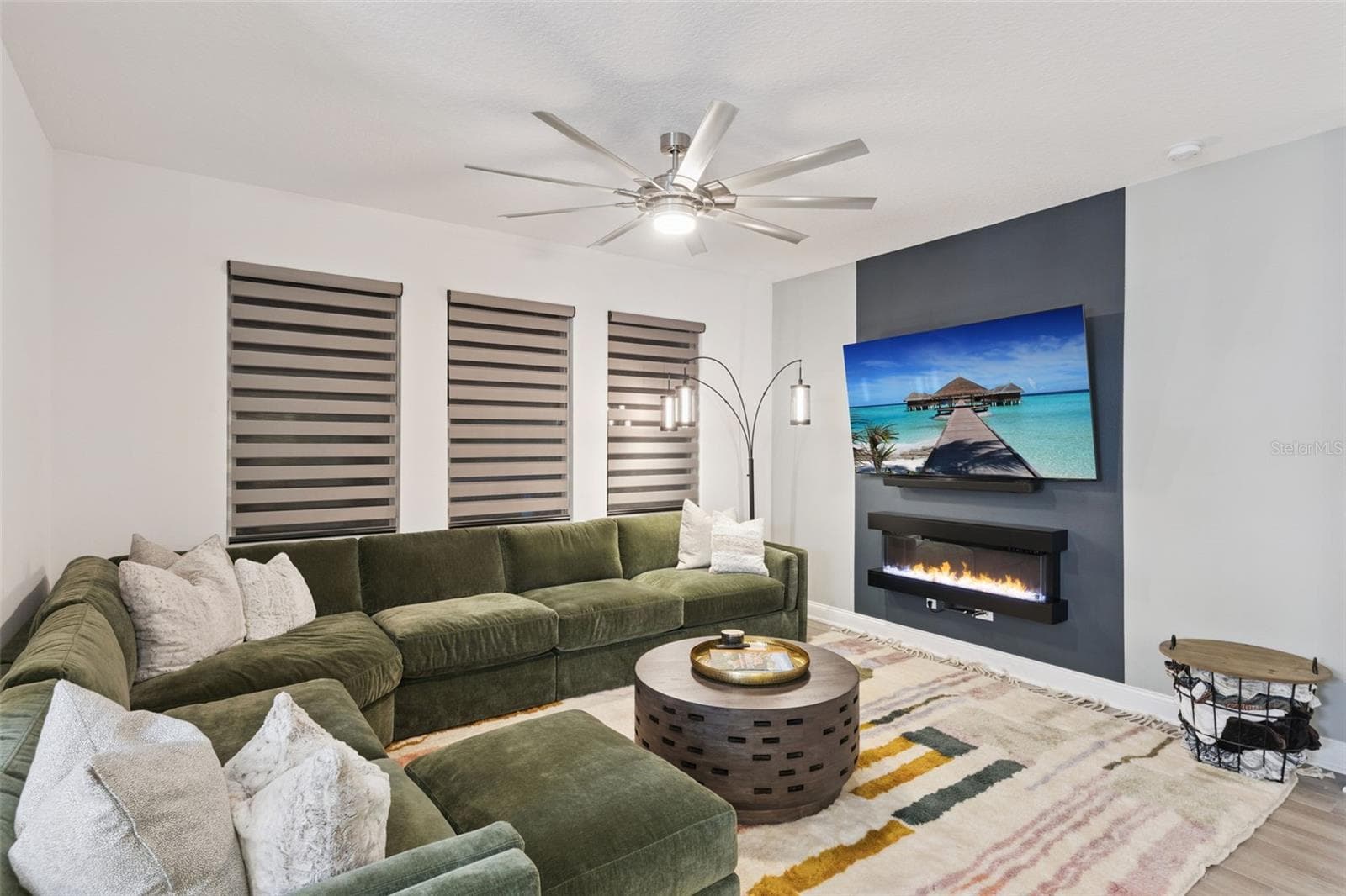 Living room - 2107 BAY LINE RD, OAKLAND