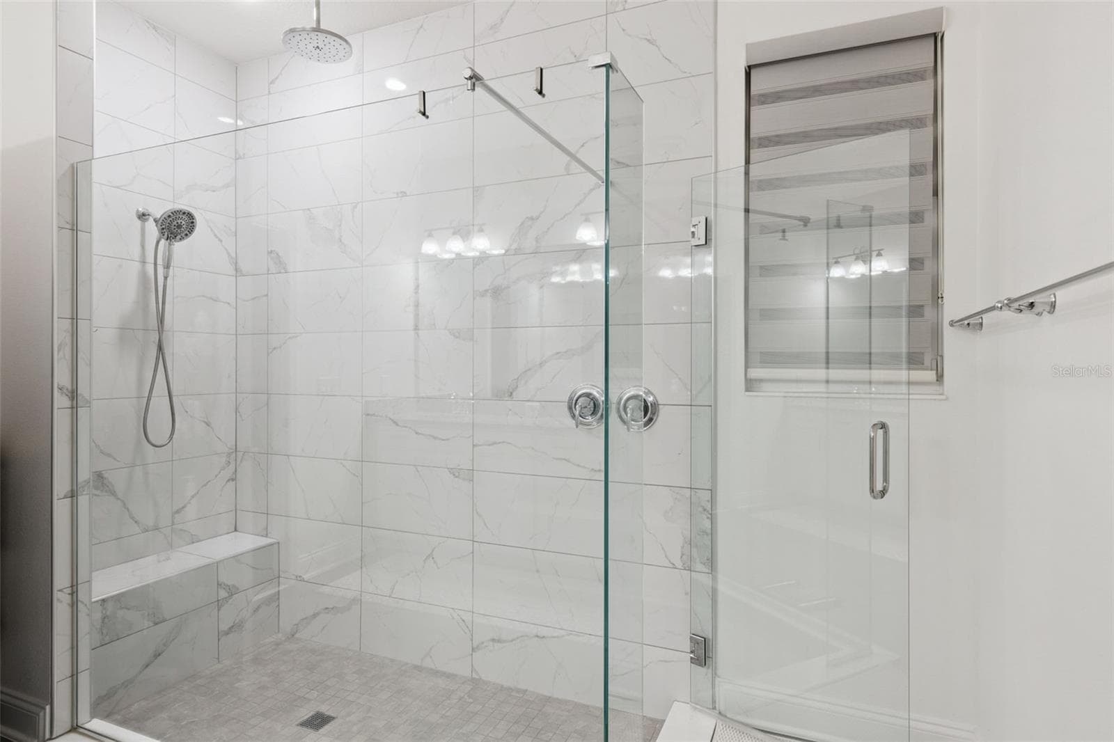 Master bathroom - 2107 BAY LINE RD, OAKLAND
