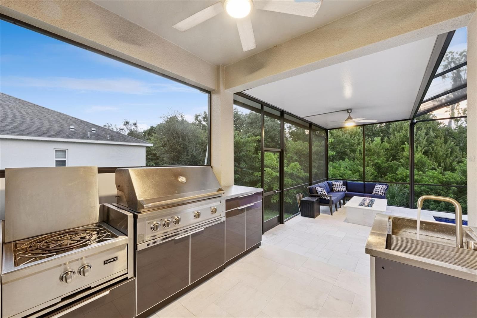 Summer kitchen and sink - 2107 BAY LINE RD, OAKLAND