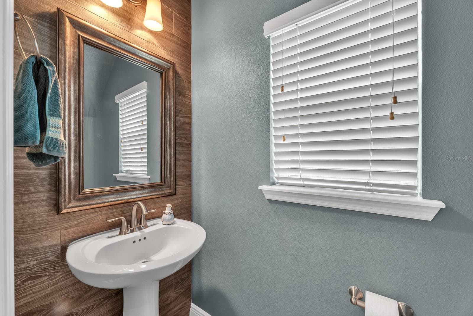 Single Family Residence at 14116 NATURES RESERVE DR, LITHIA, photo 15 of 34