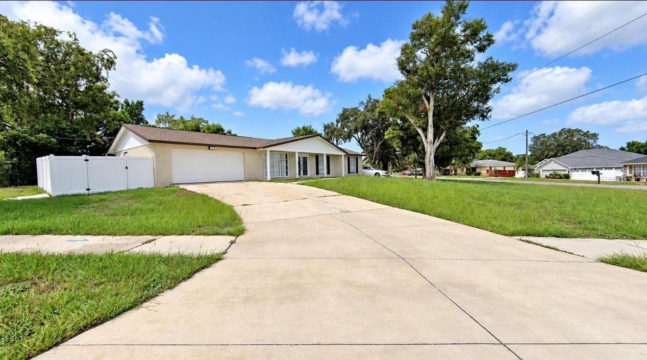Single Family Residence at 1359 TYLER AVE, SPRING HILL, photo 3 of 28