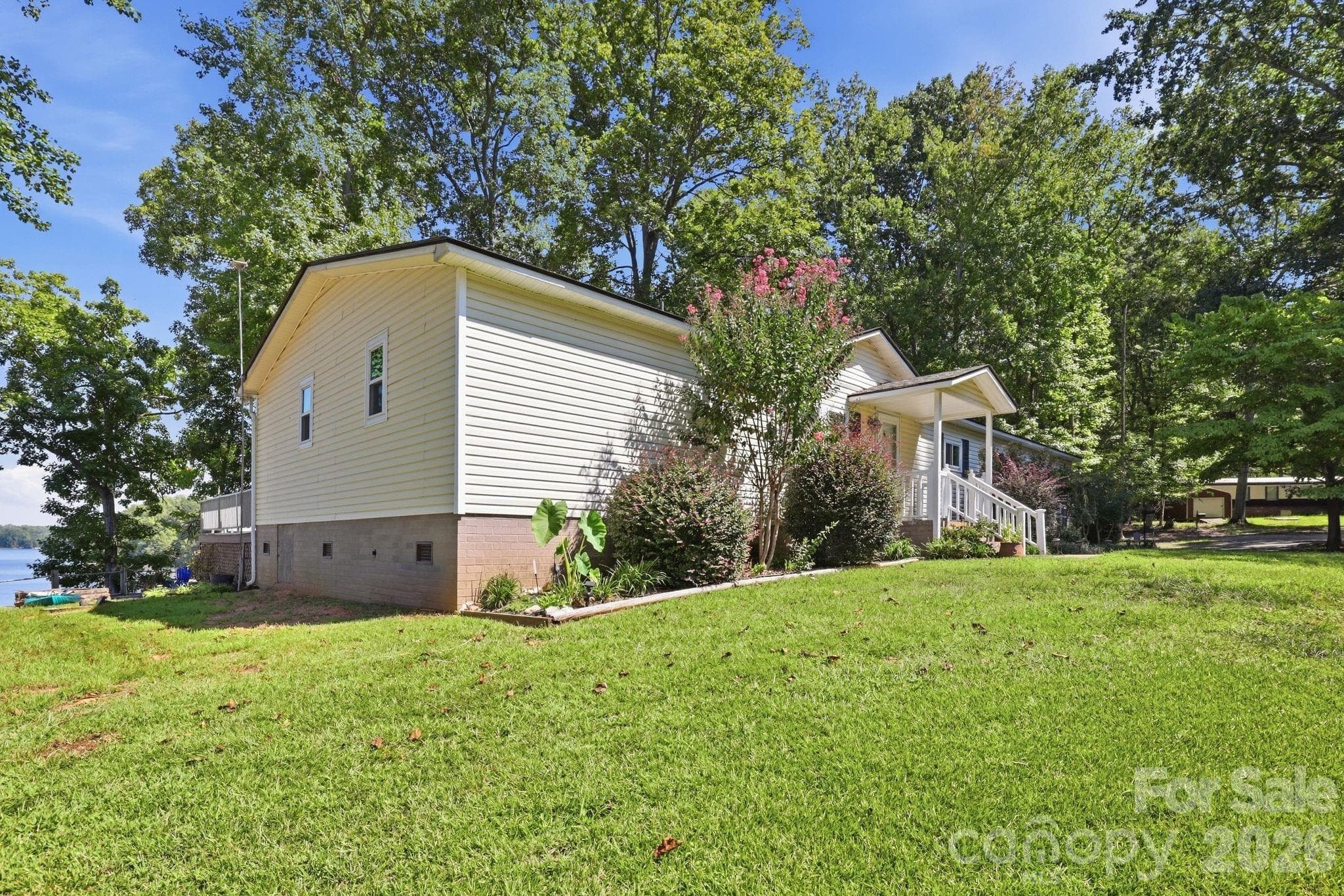 Single Family Residence at 380 Lake Landing Drive, Salisbury, photo 8 of 40