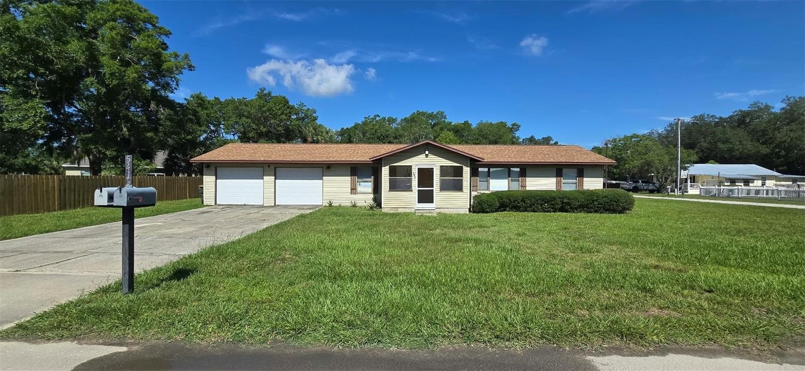 Single Family Residence at 541 SUNSET AVE, UMATILLA, photo 2 of 36