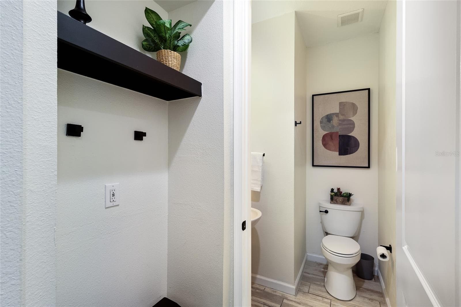 Townhouse at 5032 SKYVIEW LN, BRADENTON, photo 13 of 38