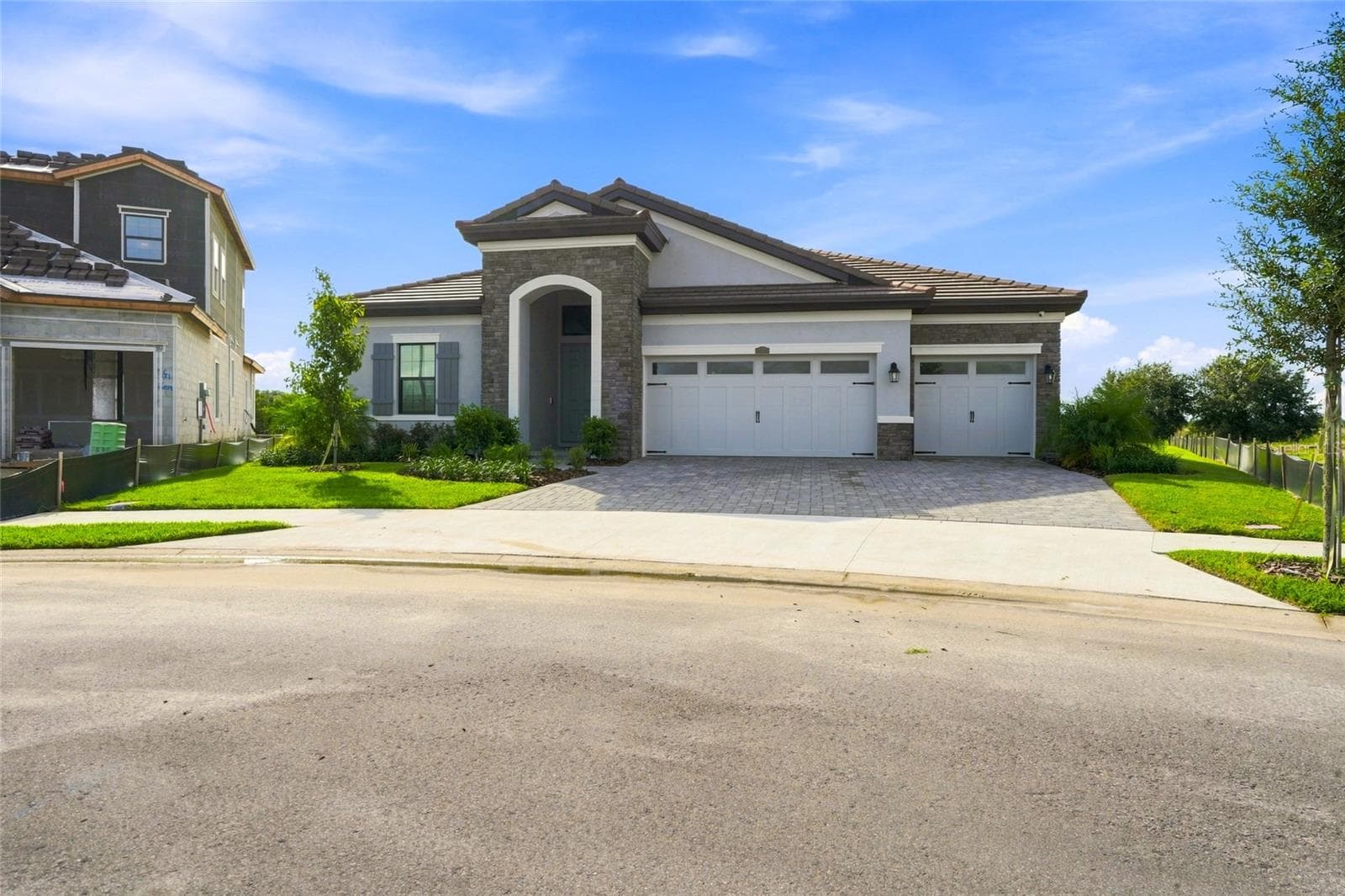 Single Family Residence at 10064 LILAC MANOR TRCE, SAN ANTONIO, photo 2 of 60