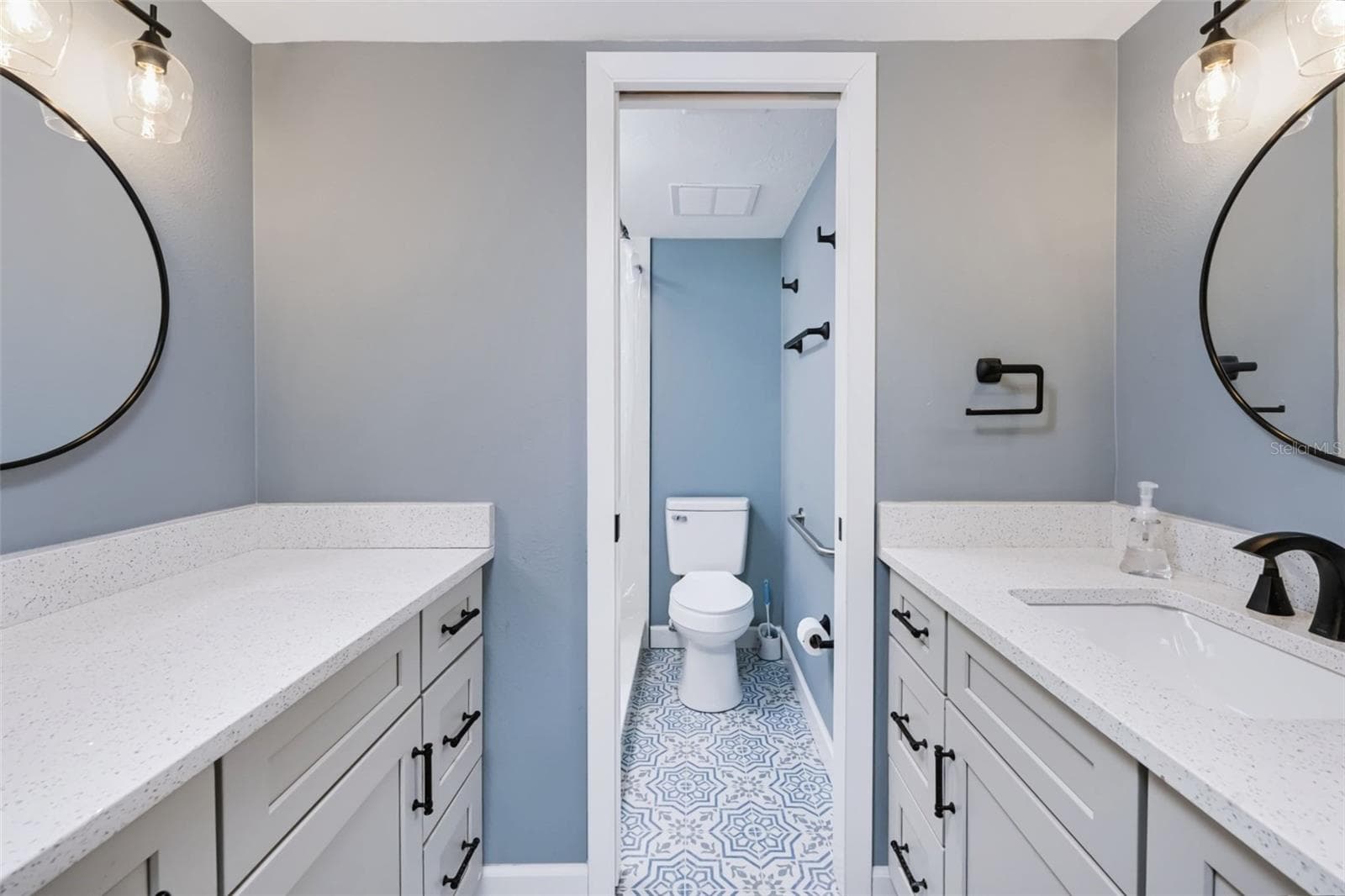 Primary Bath with split vantities. - 1751 BEACH RD #202, ENGLEWOOD