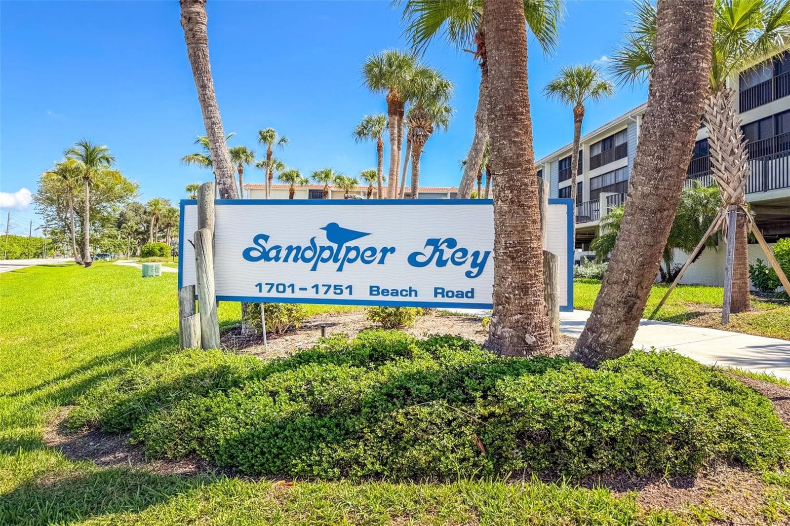 Entrance to complex! - 1751 BEACH RD #202, ENGLEWOOD