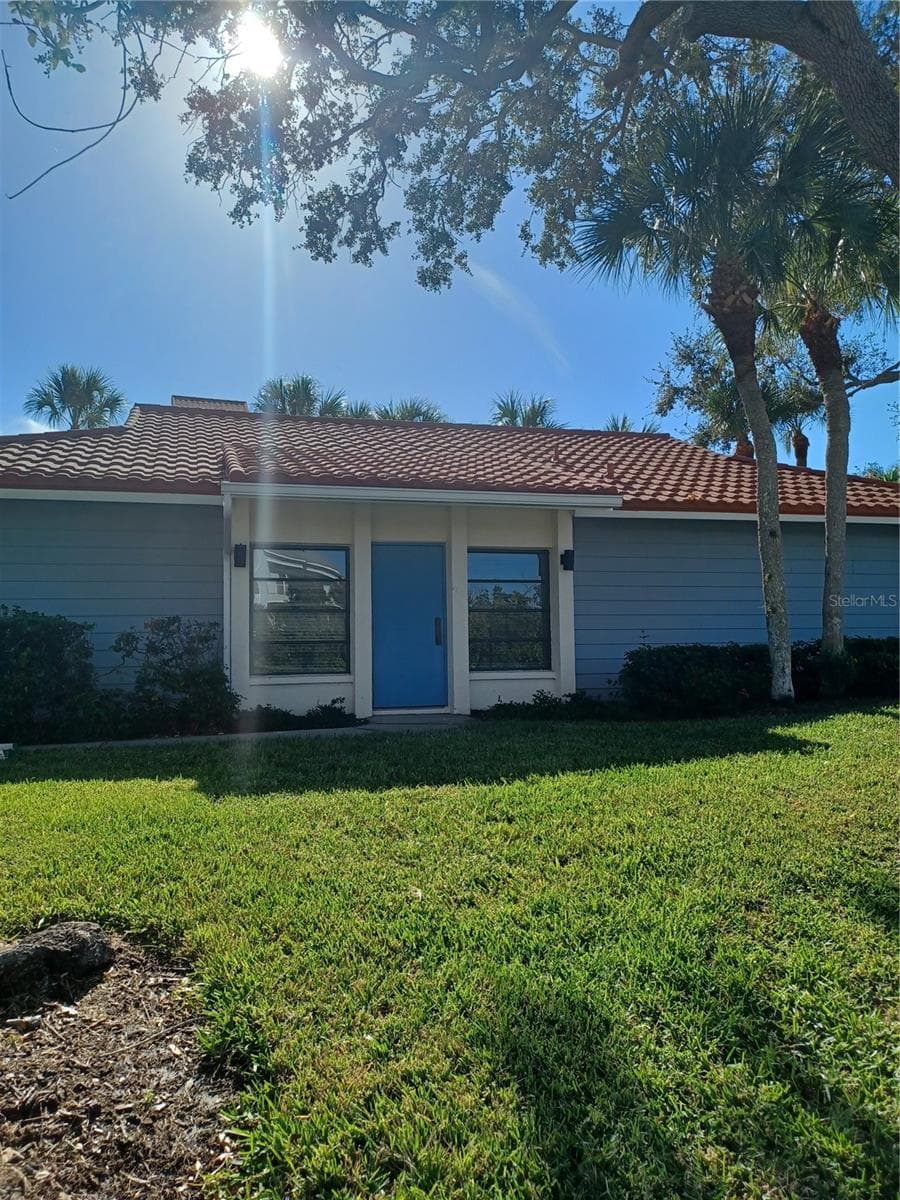 Clubhouse with fun activities! - 1751 BEACH RD #202, ENGLEWOOD