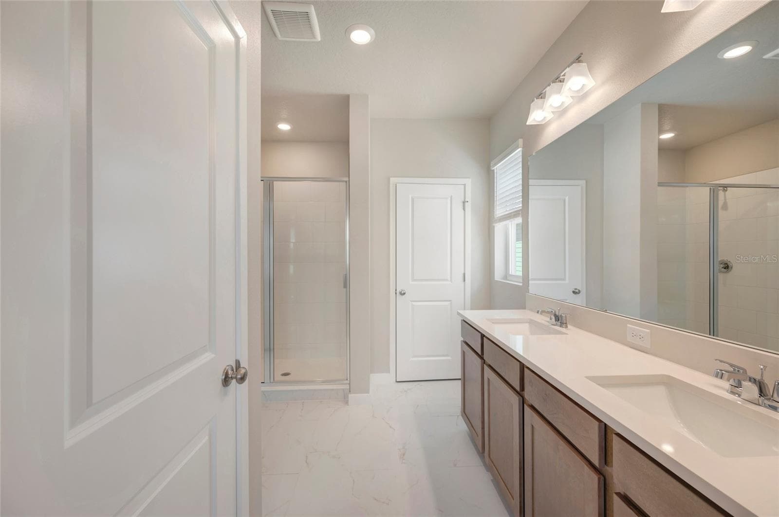 Owner's Bath - 2823 CRIMSON CAP ST, ODESSA