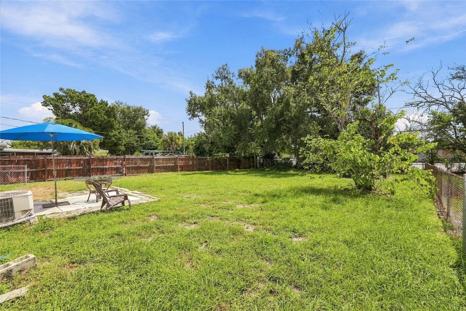 large backyard - 10594 104TH AVE, LARGO