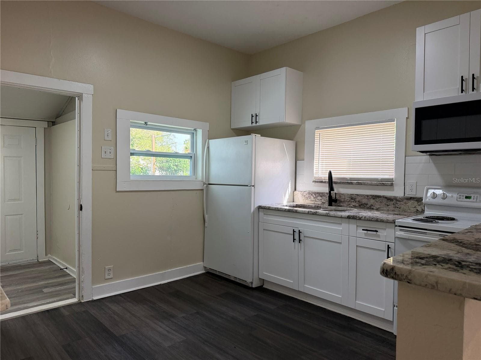 Kitchen - 8113 N SEMMES ST, TAMPA