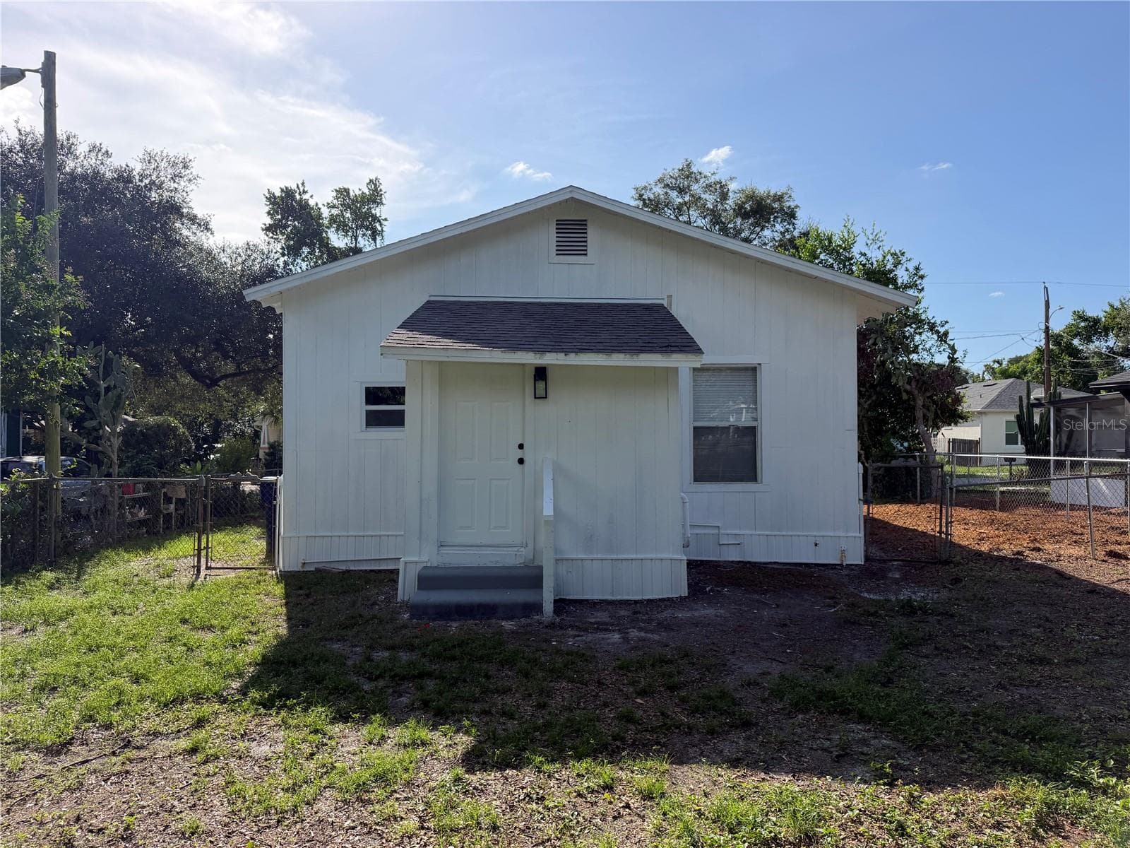 Back of House - 8113 N SEMMES ST, TAMPA