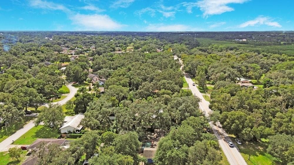 Single Family Residence at 1121 OLD POLK CITY RD, LAKELAND, photo 44 of 47