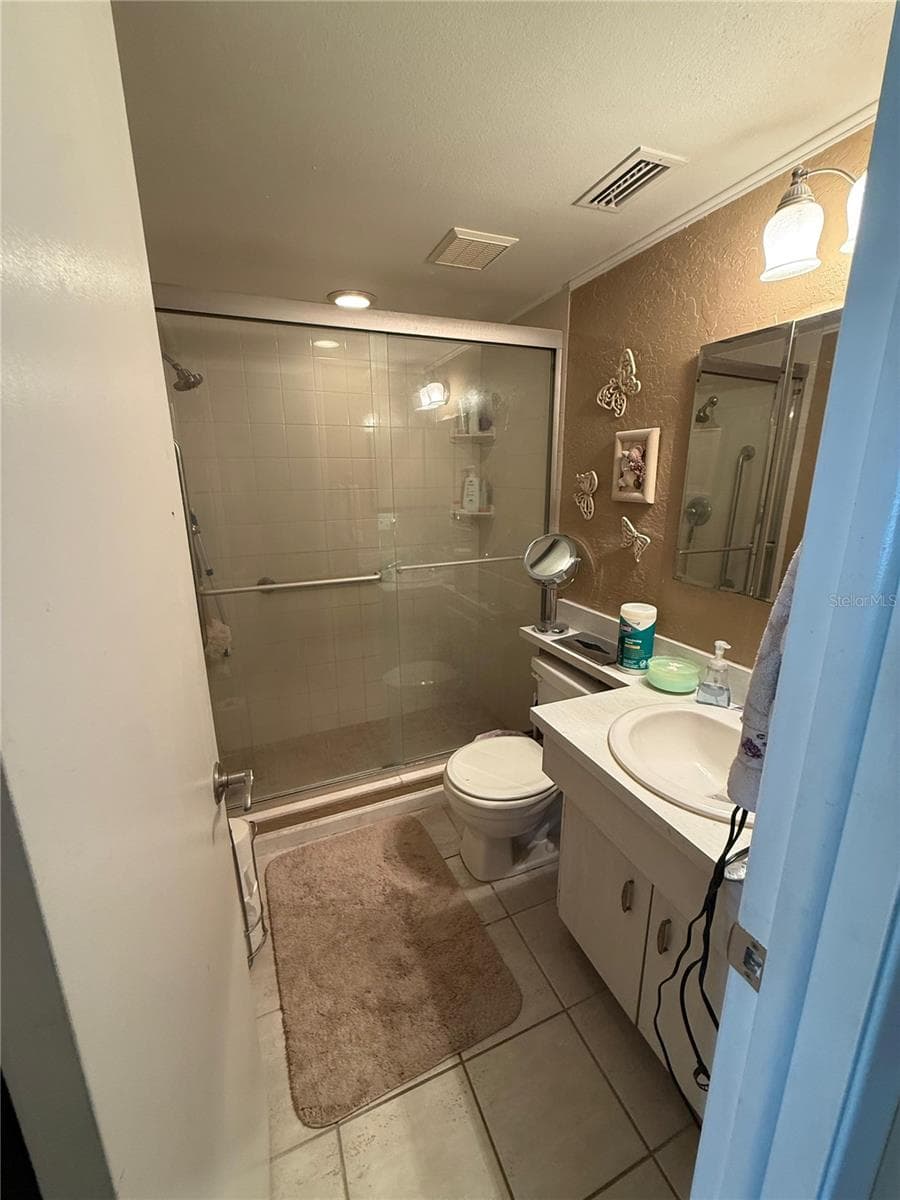 Single Family Residence at 9085 ARNDALE CIR, TAMPA, photo 14 of 20