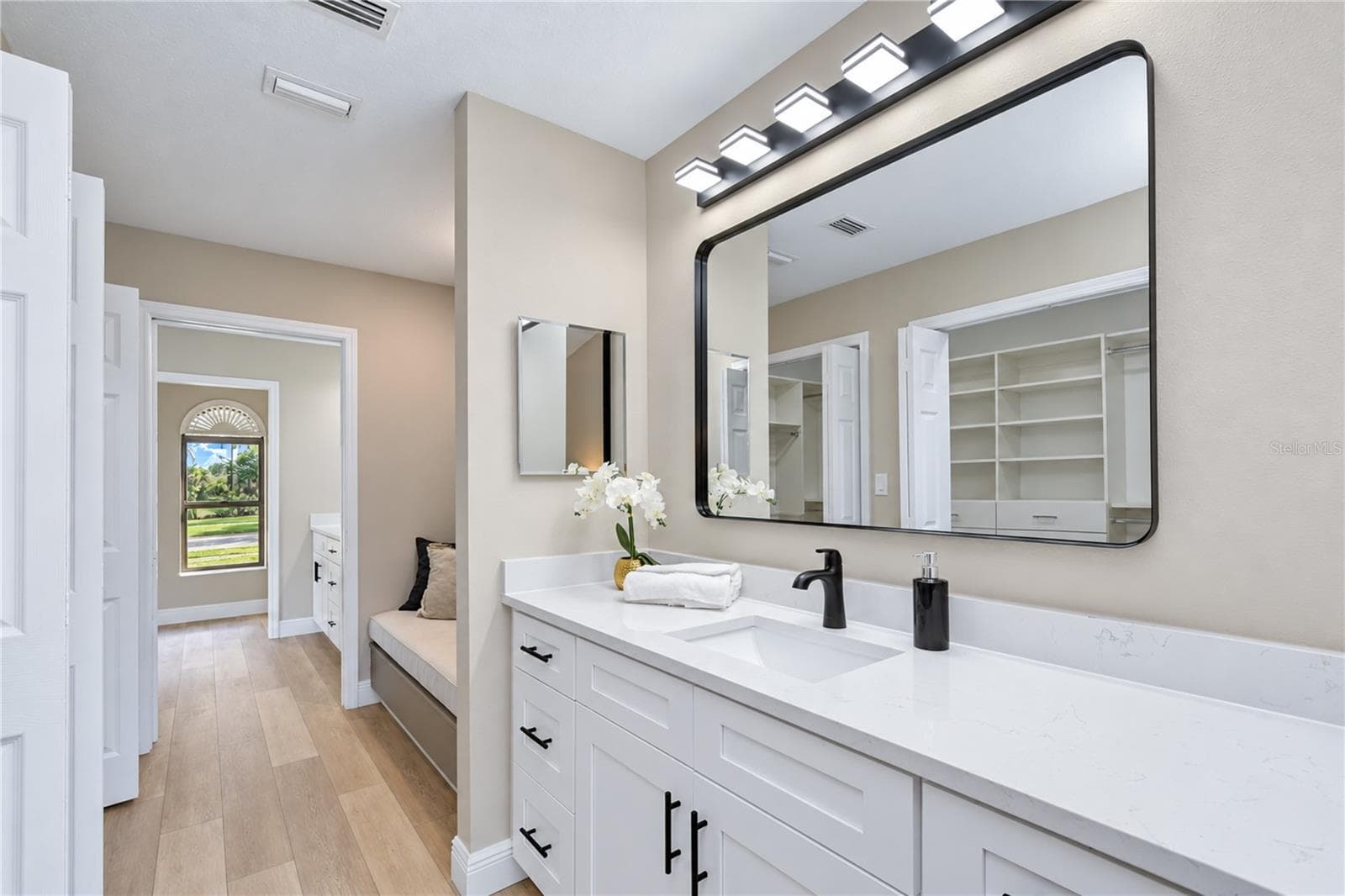 Ensuite Bath Vanity 1 - 806 SANDRINGHAM LN, LUTZ