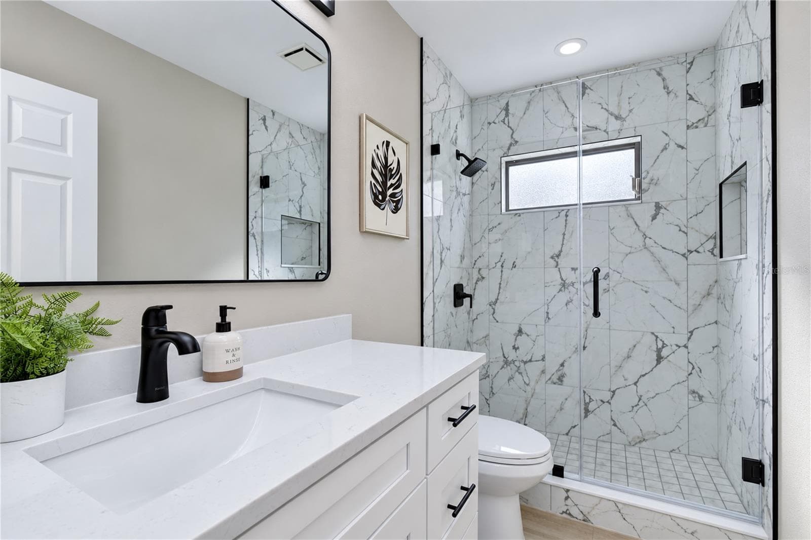Bath 2 - 806 SANDRINGHAM LN, LUTZ