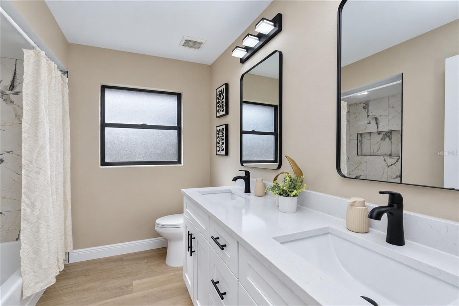 Bath 3 - 806 SANDRINGHAM LN, LUTZ