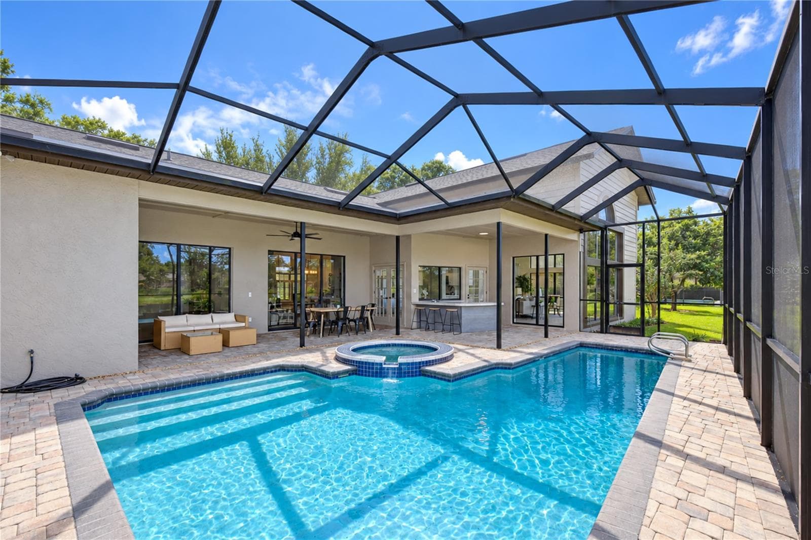 Pool - 806 SANDRINGHAM LN, LUTZ