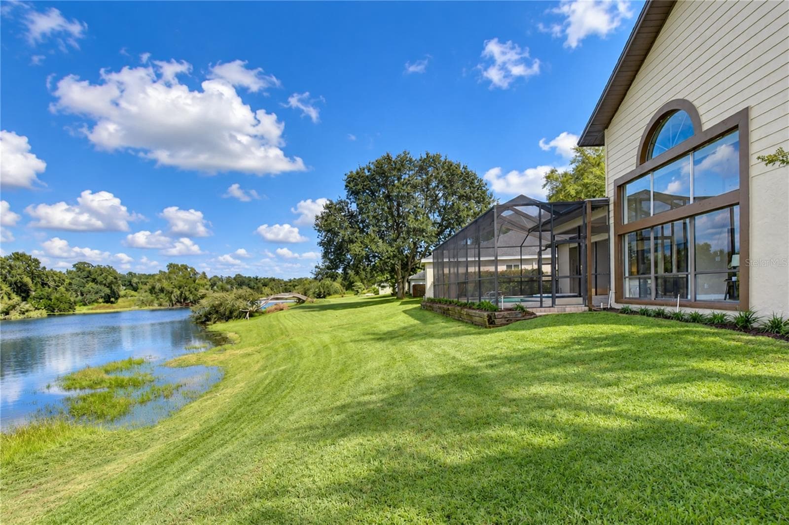Exterior - 806 SANDRINGHAM LN, LUTZ