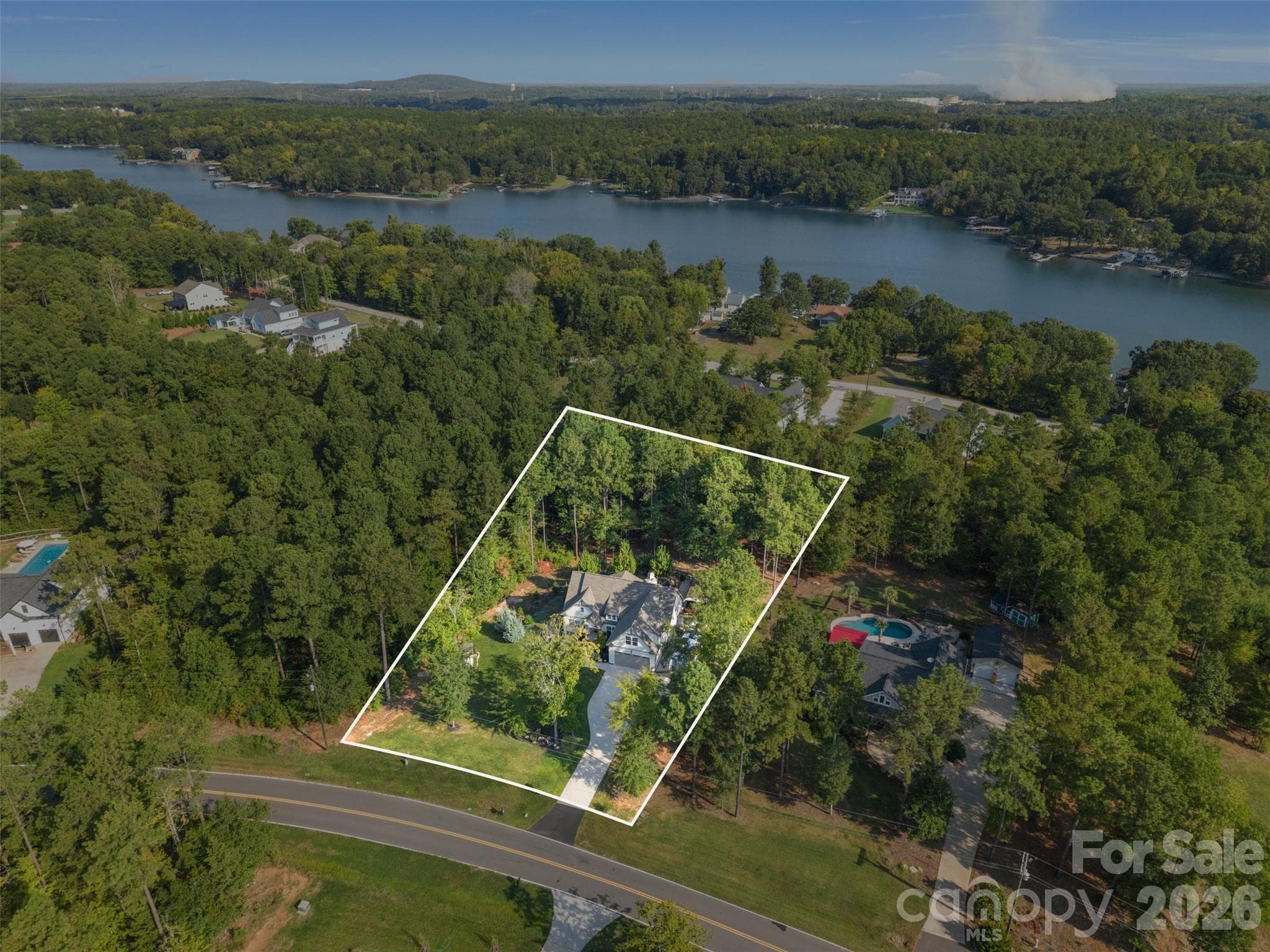 An impressive wooded homesite with convenient proximity to the lake - 1604 Aragon Beach Road, Rock Hill