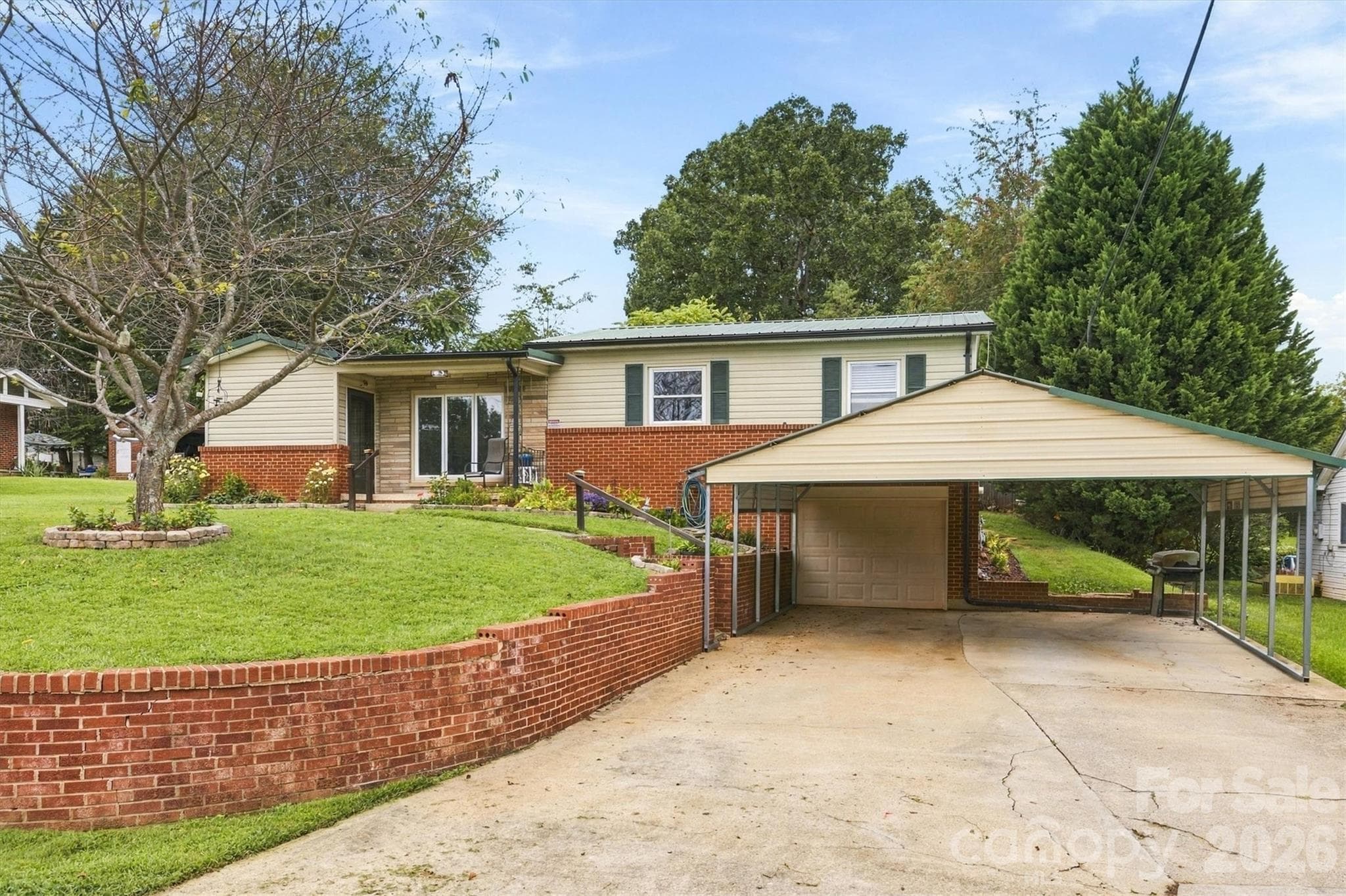 316 Hibriten Drive SW