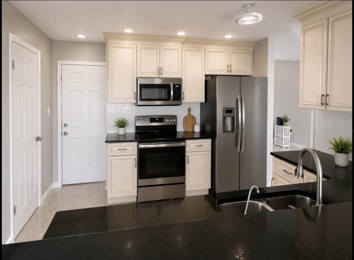 Single Family Residence at 104 NORTHSHORE TER, PORT CHARLOTTE, photo 9 of 30