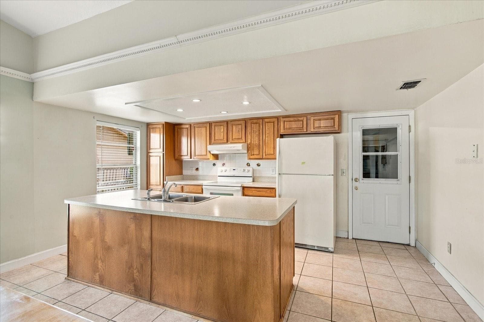 Single Family Residence at 3240 AUTUMNWOOD TRL, APOPKA, photo 6 of 20