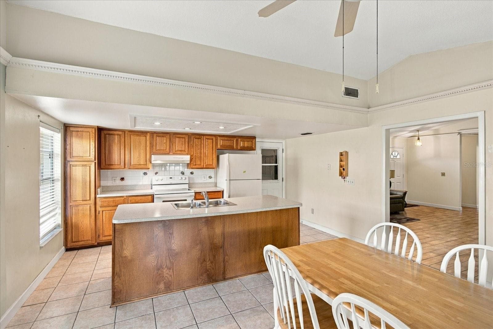 Single Family Residence at 3240 AUTUMNWOOD TRL, APOPKA, photo 7 of 20