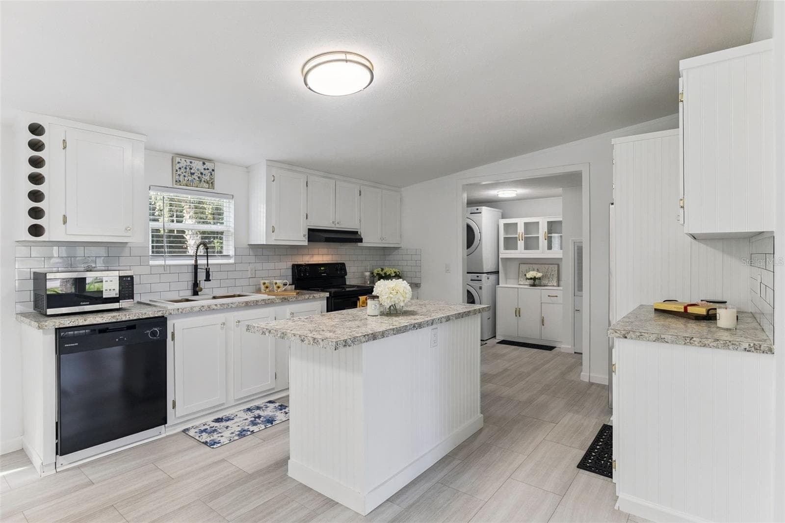 Manufactured Home at 1137 YAUPON ST, DAYTONA BEACH, photo 14 of 35