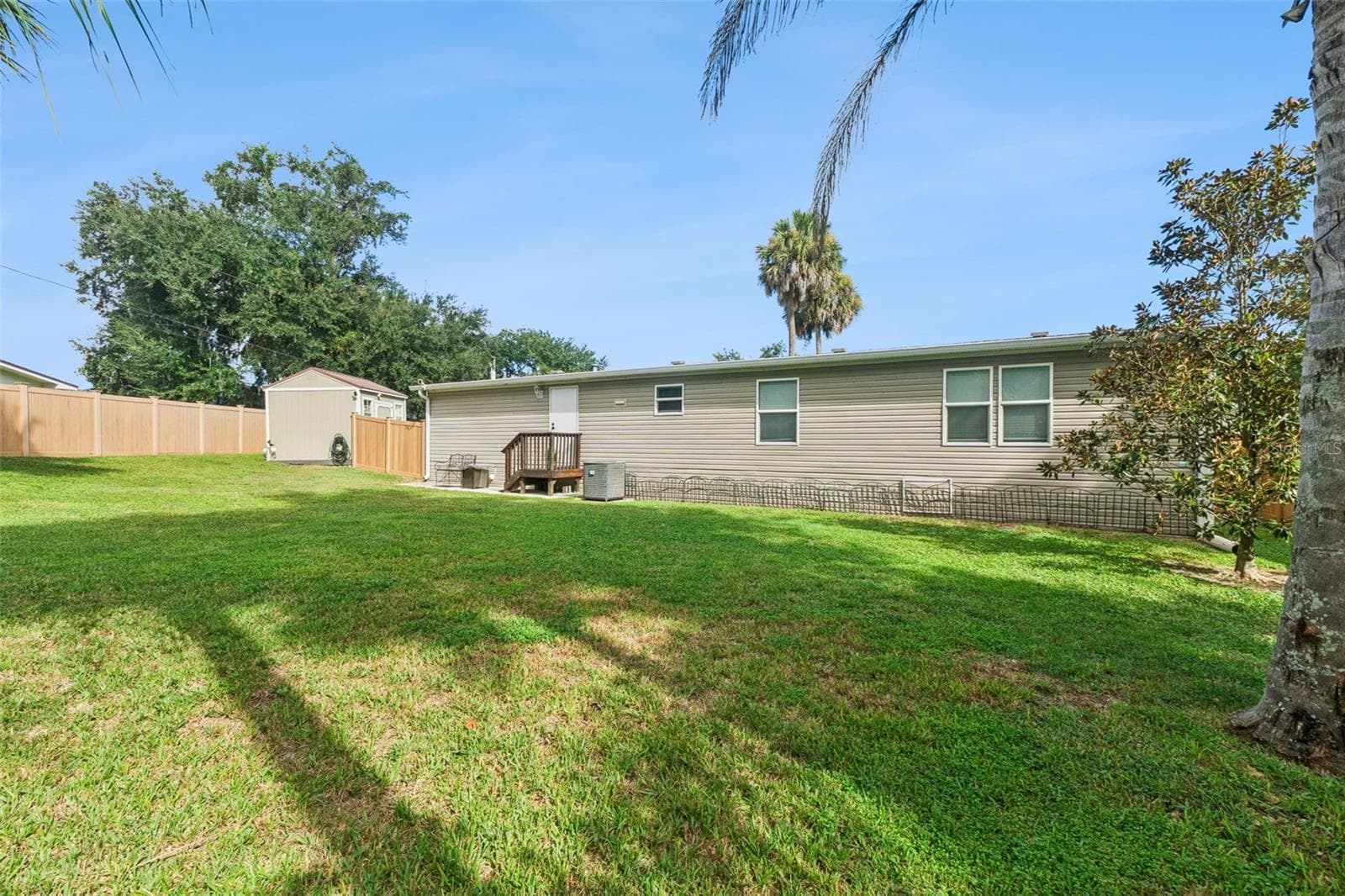 Manufactured Home at 1137 YAUPON ST, DAYTONA BEACH, photo 34 of 35