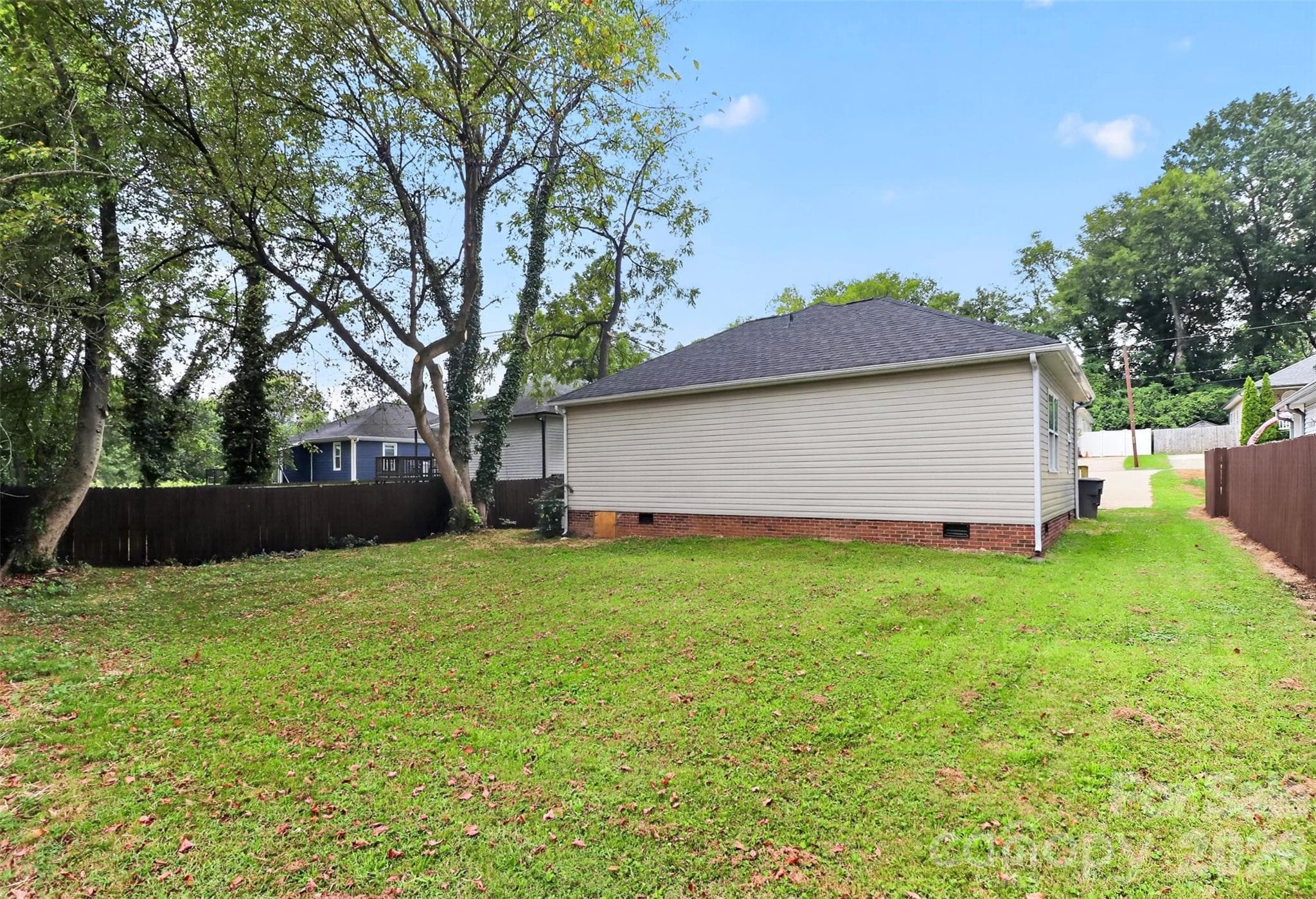 Easy to complete the fence - 521 Katonah Avenue, Charlotte