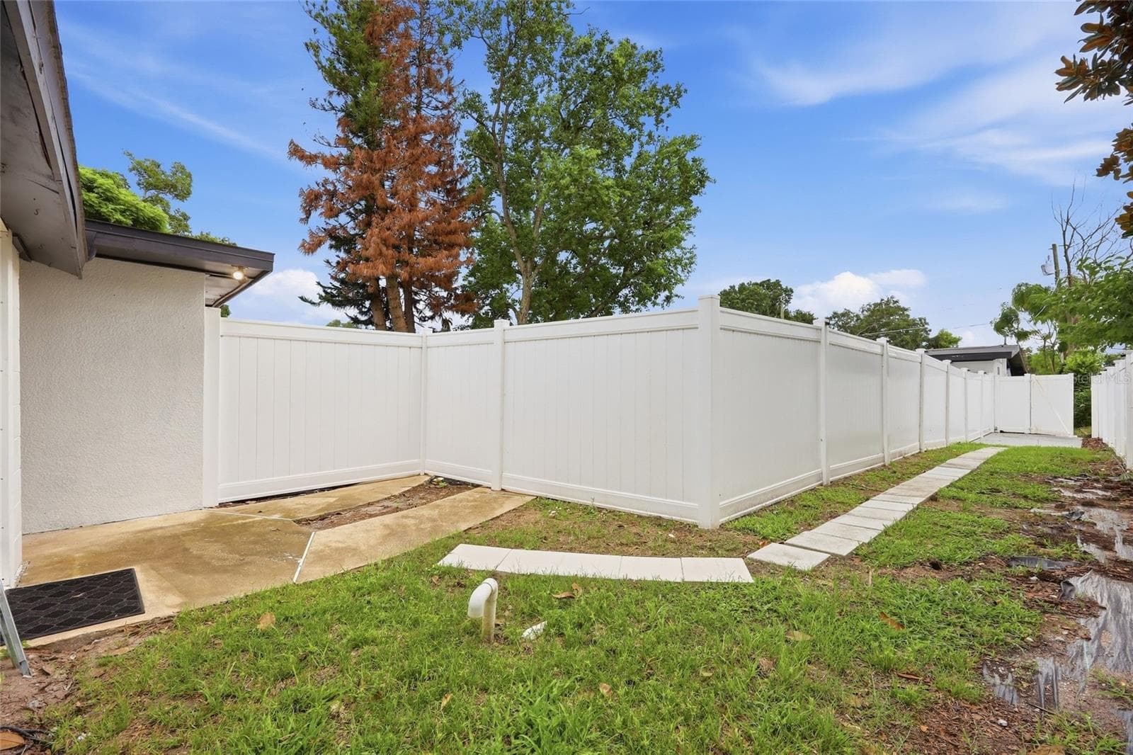Single Family Residence at 1711 WHITE AVE #B2, ORLANDO, photo 2 of 10