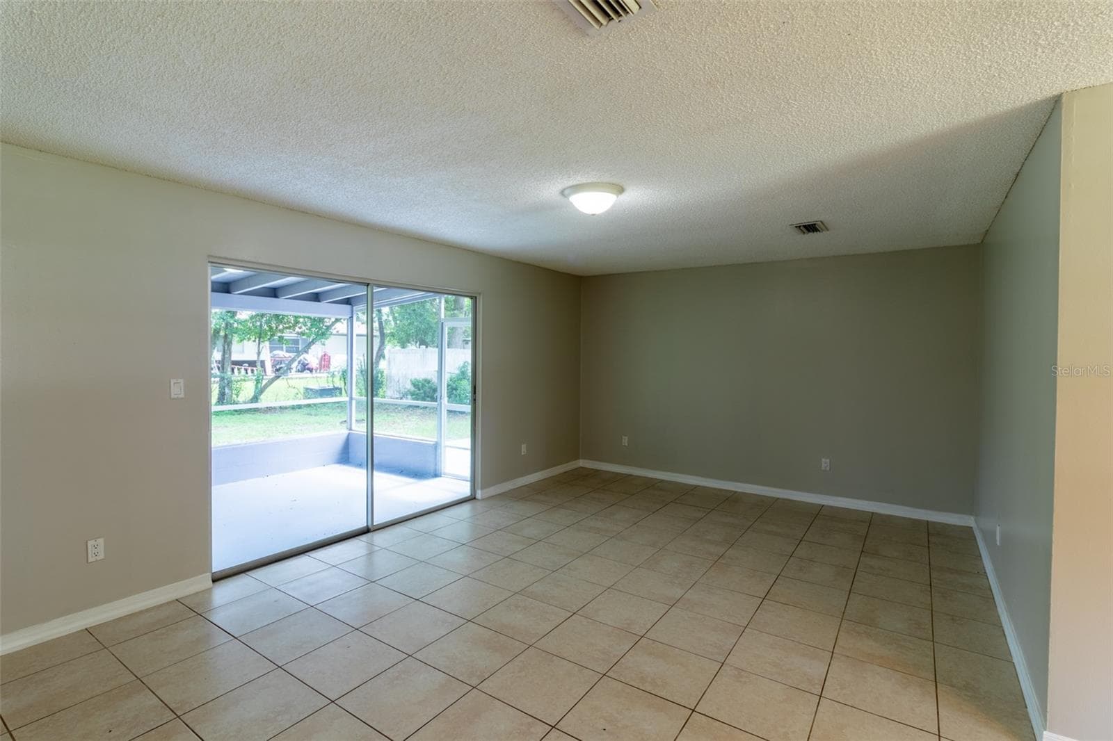 Living Room - 3523 SW 147TH LANE RD, OCALA