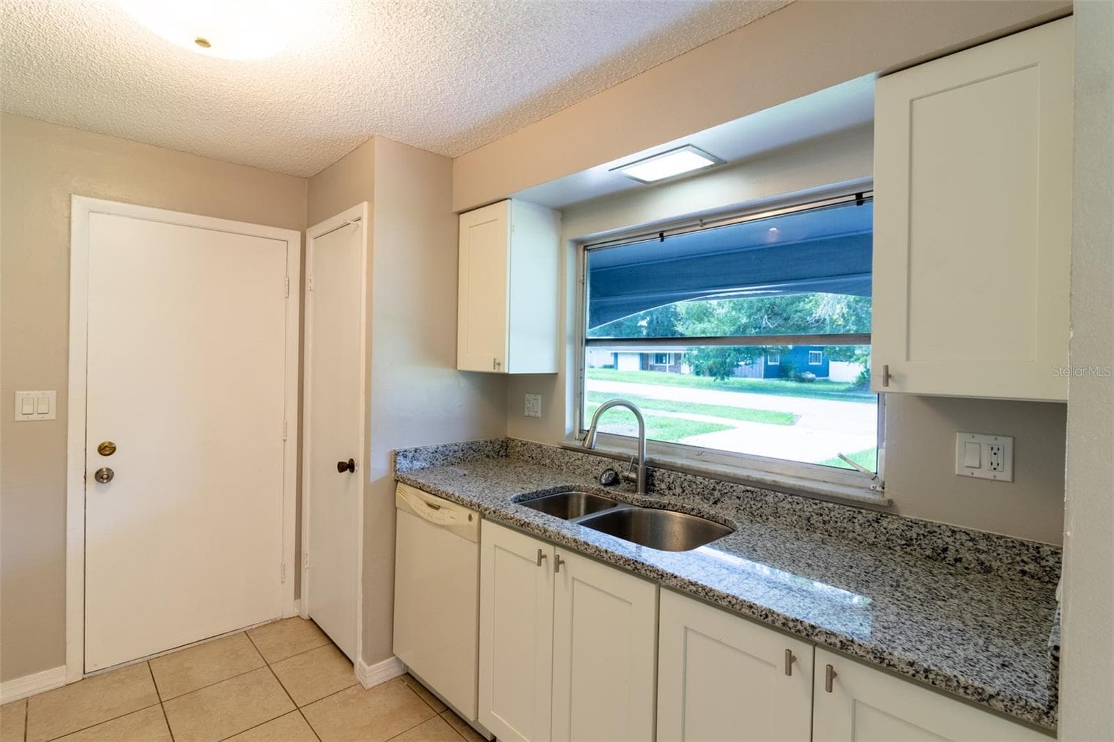 Kitchen - 3523 SW 147TH LANE RD, OCALA