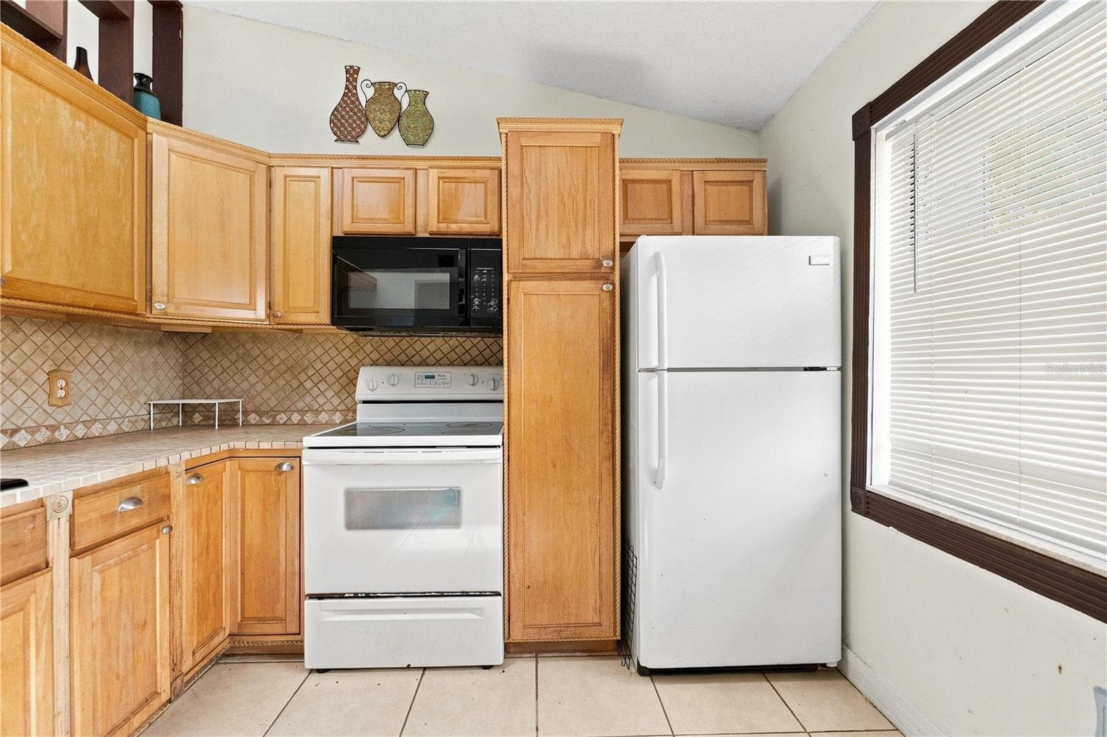 Half Duplex at 9966 BURL WAY, ORLANDO, photo 8 of 24