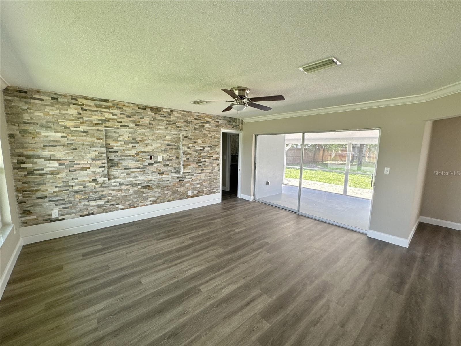 living room - 322 READING ST NW, PORT CHARLOTTE