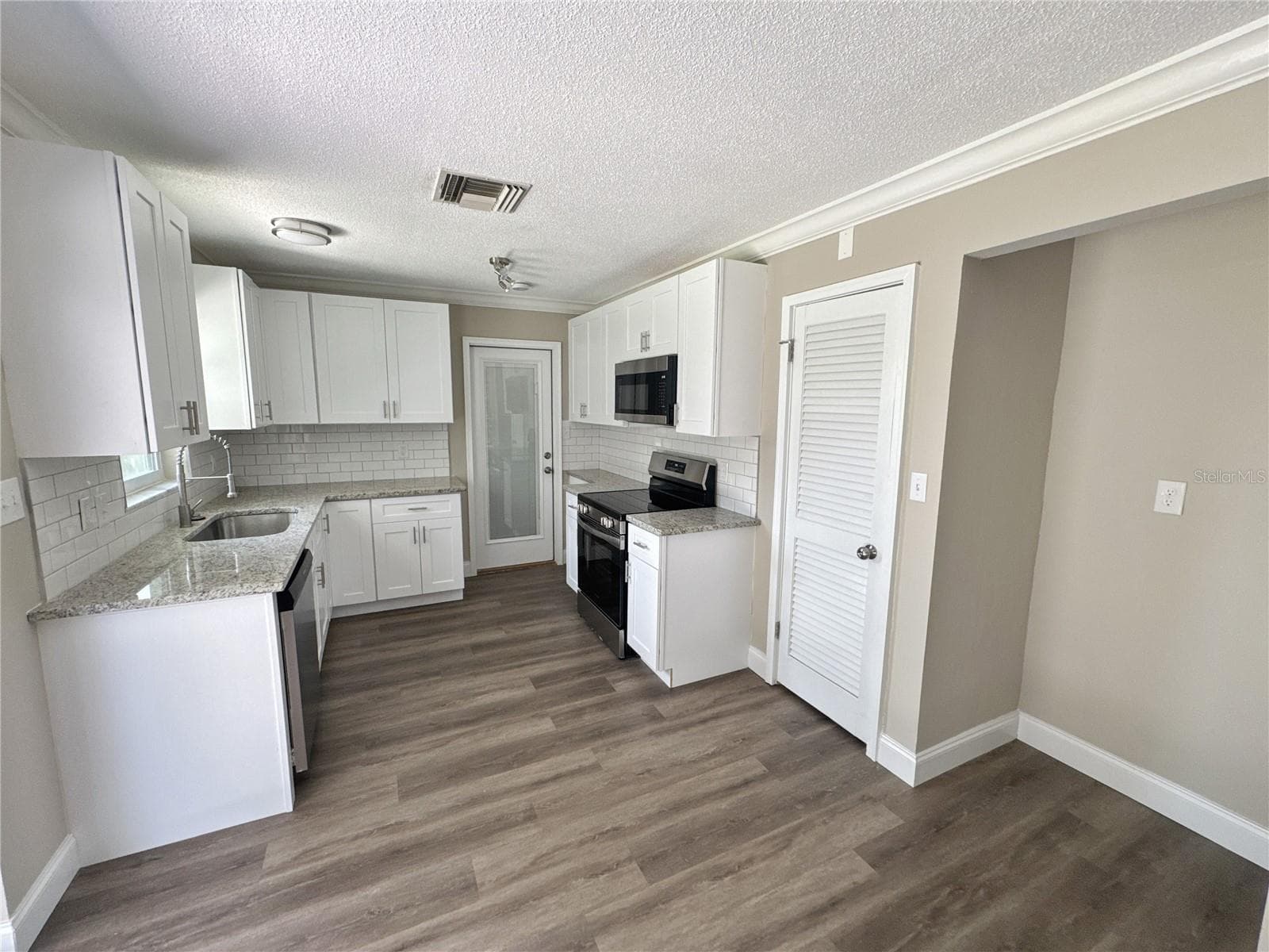 kitchen - 322 READING ST NW, PORT CHARLOTTE