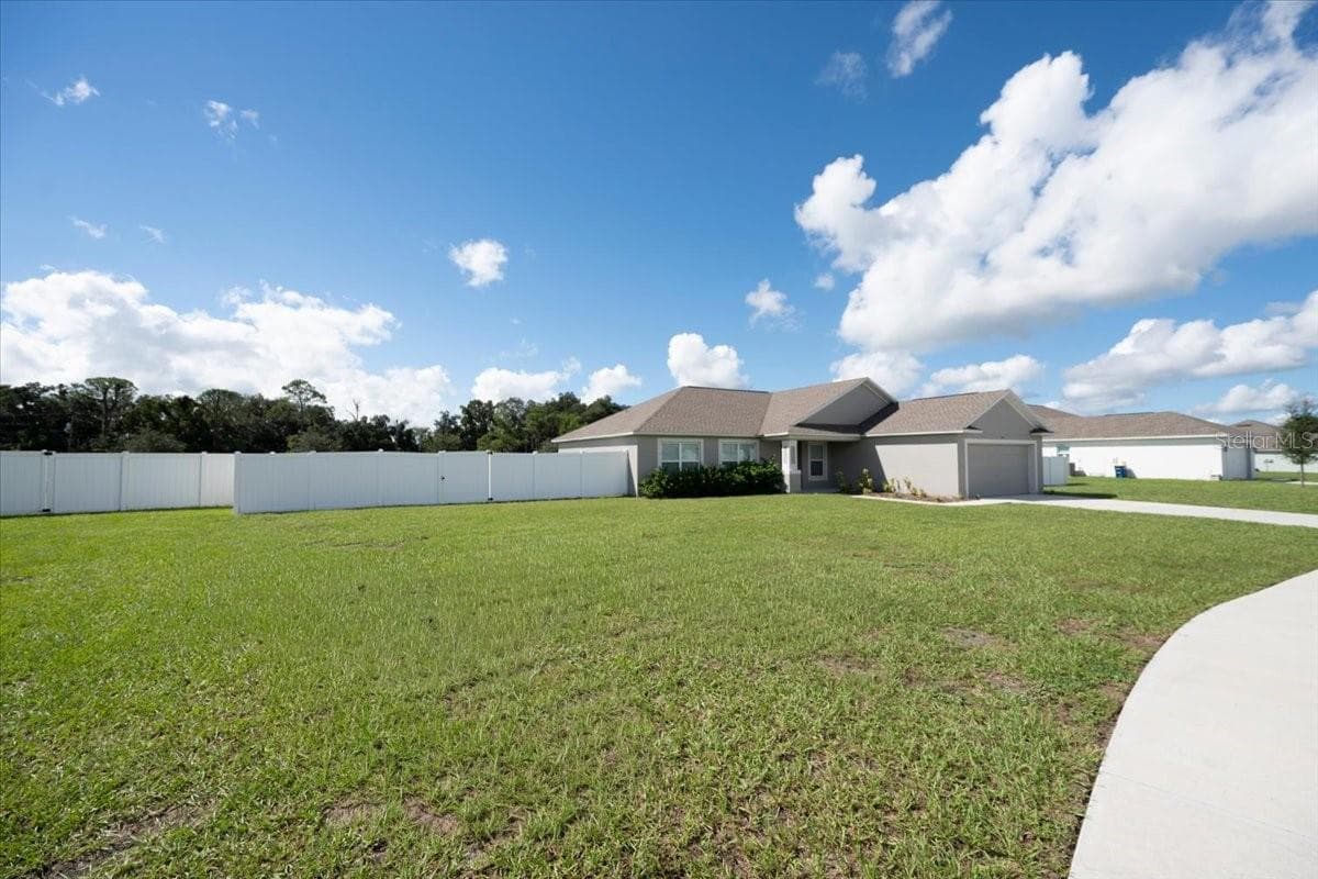 Single Family Residence at 912 LOCHLAND LOOP, BARTOW, photo 2 of 47