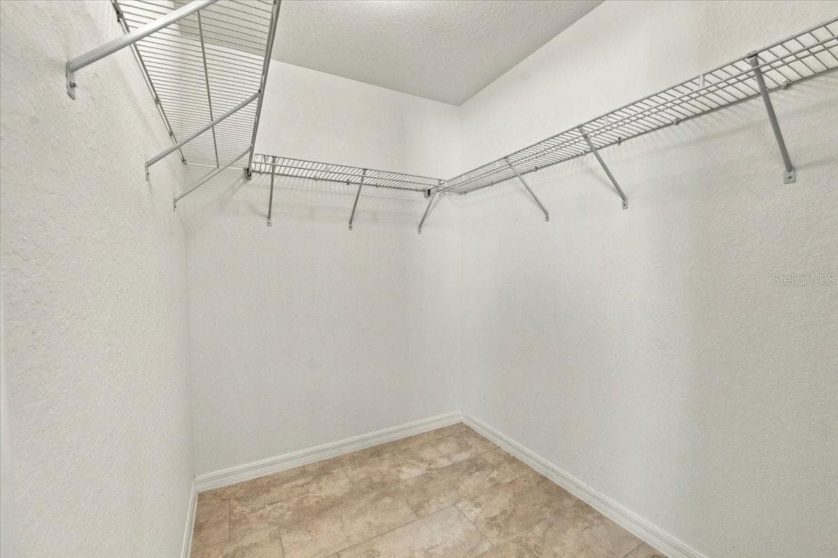 Walk-in Closet - 912 LOCHLAND LOOP, BARTOW