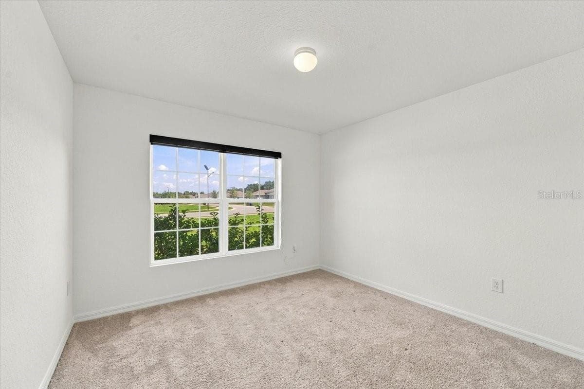 Single Family Residence at 912 LOCHLAND LOOP, BARTOW, photo 14 of 47