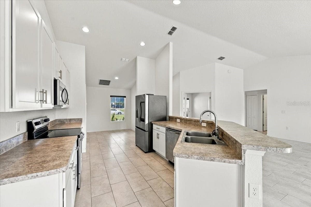 Single Family Residence at 912 LOCHLAND LOOP, BARTOW, photo 19 of 47
