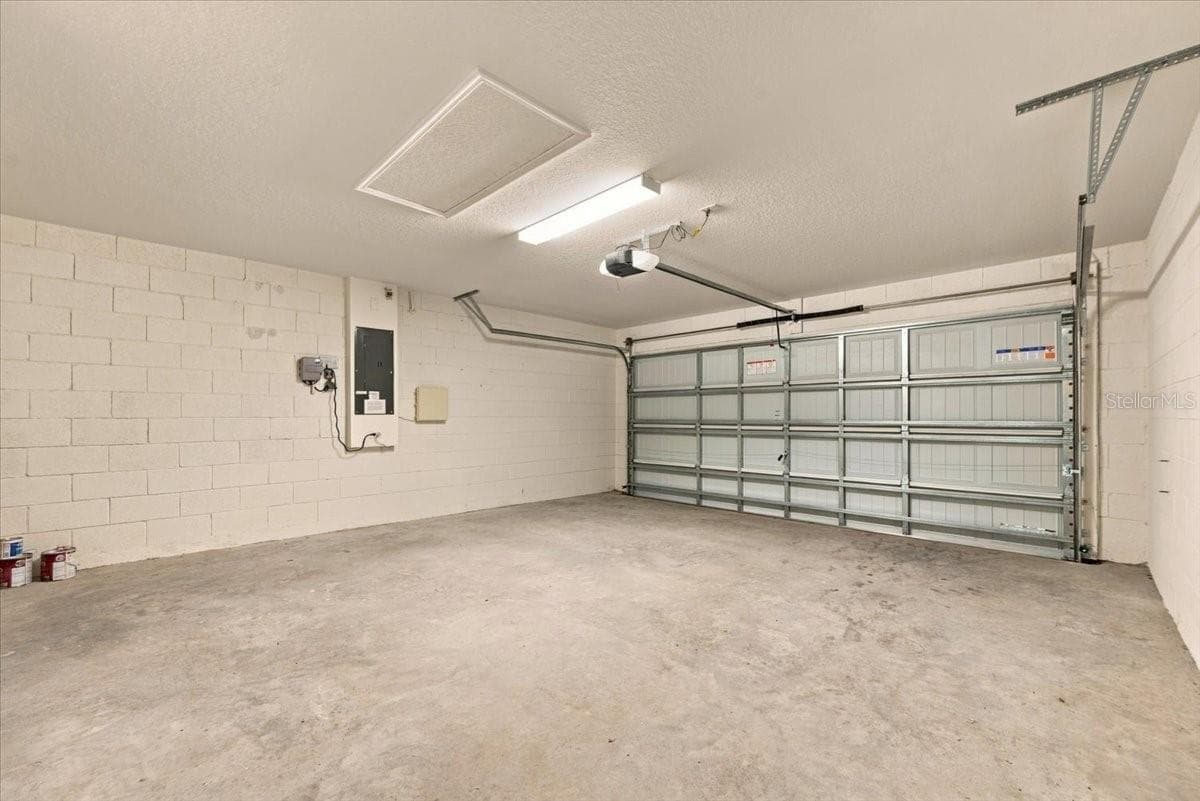 Garage - 912 LOCHLAND LOOP, BARTOW