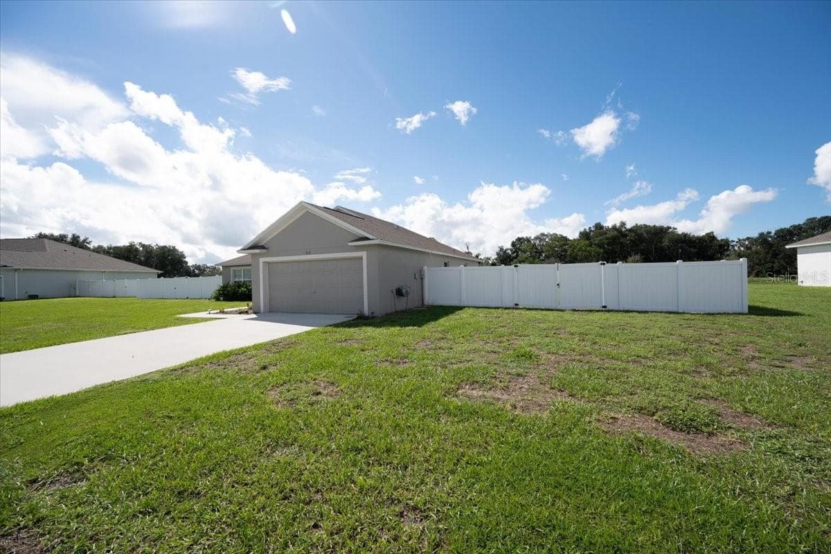 Single Family Residence at 912 LOCHLAND LOOP, BARTOW, photo 31 of 47