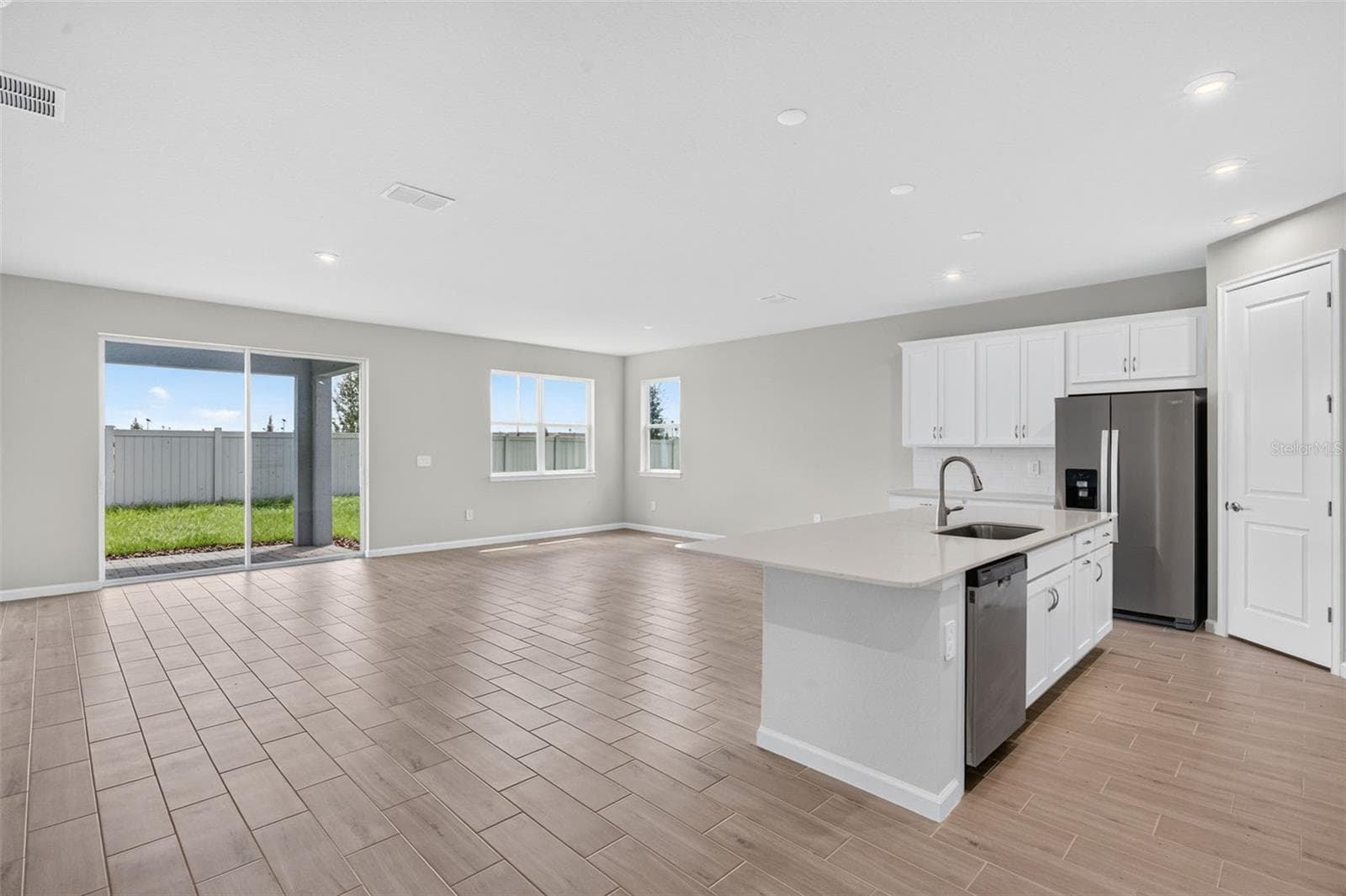 Single Family Residence at 34766 FLOWER PATCH DR, DADE CITY, photo 9 of 37