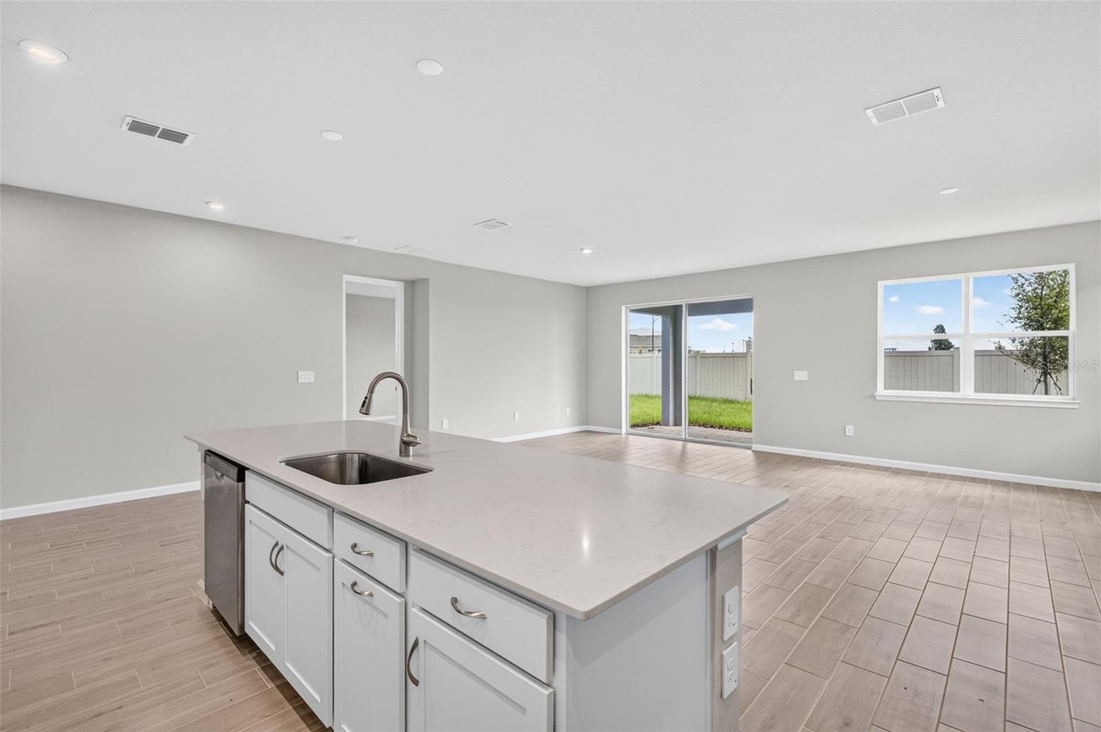 Single Family Residence at 34766 FLOWER PATCH DR, DADE CITY, photo 10 of 37