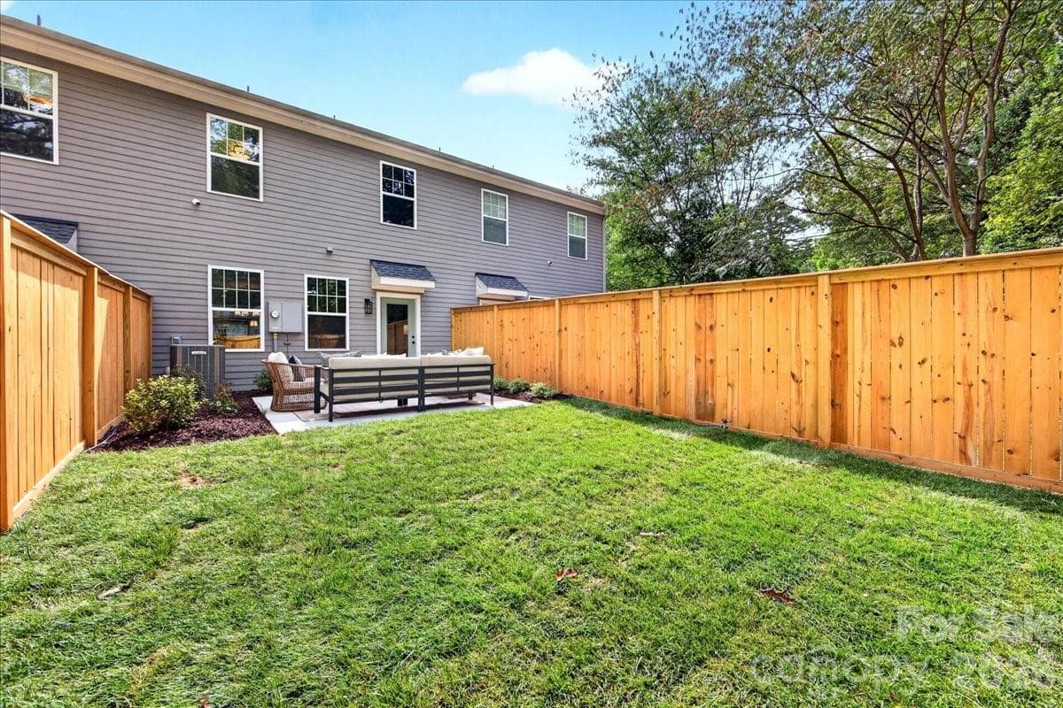 Townhouse at Charlotte, photo 63 of 65
