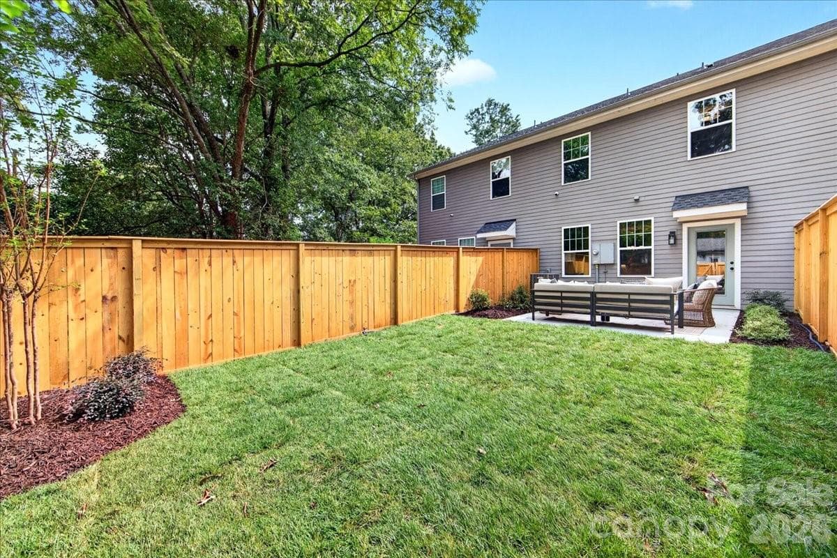 Townhouse at Charlotte, photo 11 of 65